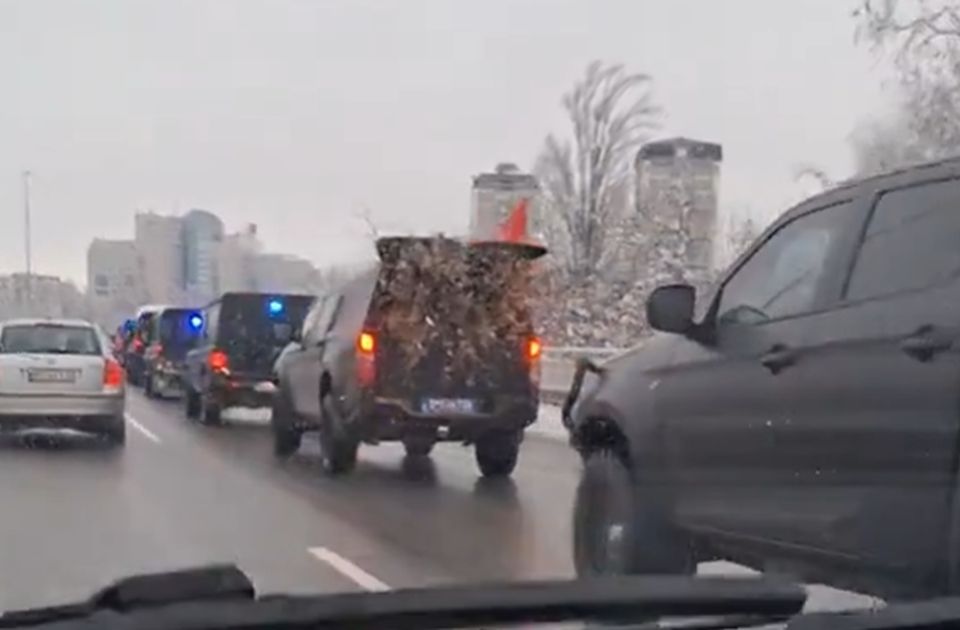 VIDEO: Novosadska Žandarmerija pod rotacijama - prevozi badnjak