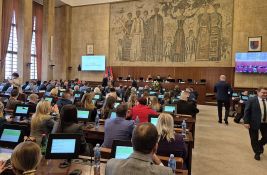 Sednica Skupštine Vojvodine: Opozicija o pripremanju otkaza za neposlušne u administraciji