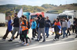 VIDEO: Studenti iz Novog Pazara koji pešače do Novog Sada stigli u Rašku