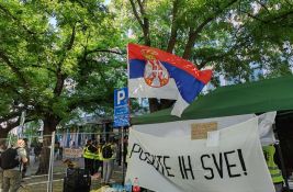 VIDEO: Novosadski sud ponovo blokiran, sat vremena ranije nego prethodnih dana