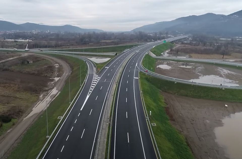 Ukrali 22 saobraćajna znaka sa Moravskog koridora