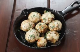 Savršeni za bilo koji obrok: Šampinjoni punjeni sirom i jajetom