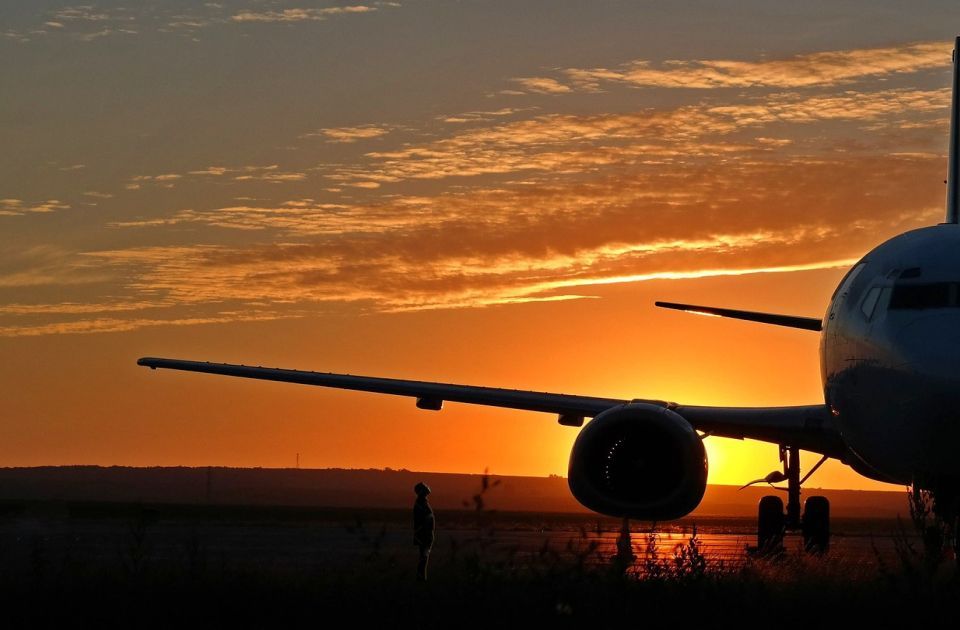 Evropa će morati da prizemlji avione za tri nedelje ako se Ormuski moreuz ne otvori