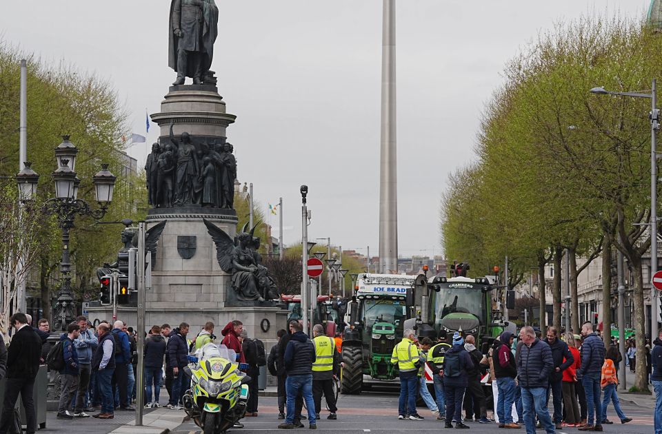 Peti dan protesta zbog cena goriva u Irskoj, blokirani svi veći putevi oko Dablina 