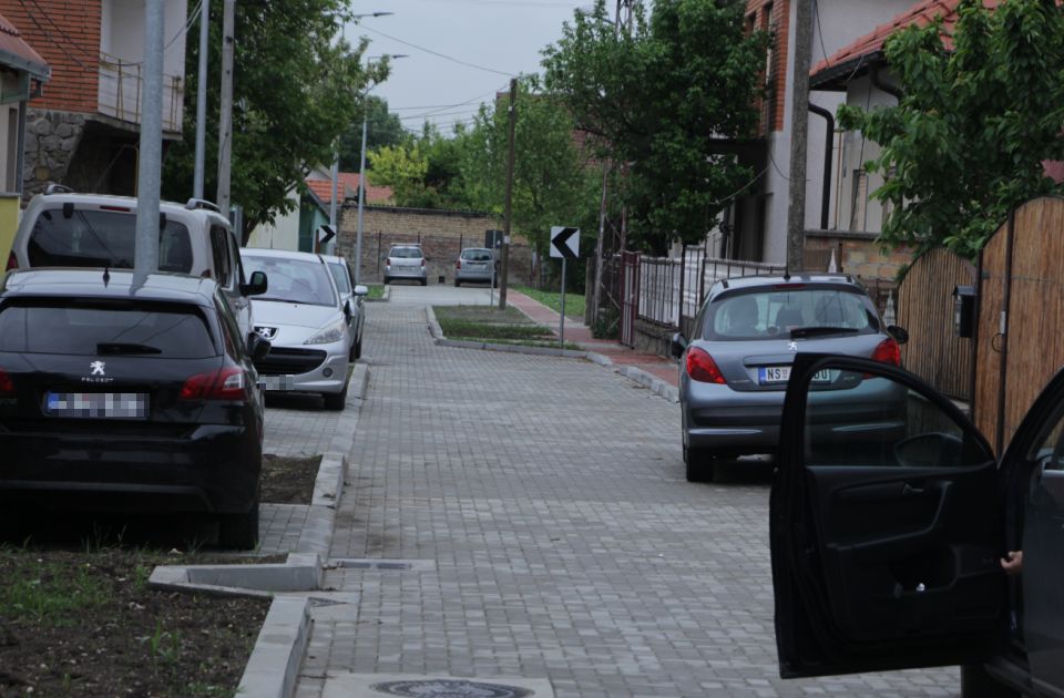 FOTO: Slanobarci nezadovoljni renoviranjem ulice od 130.000 evra - možeš da uđeš, ne i da izađeš