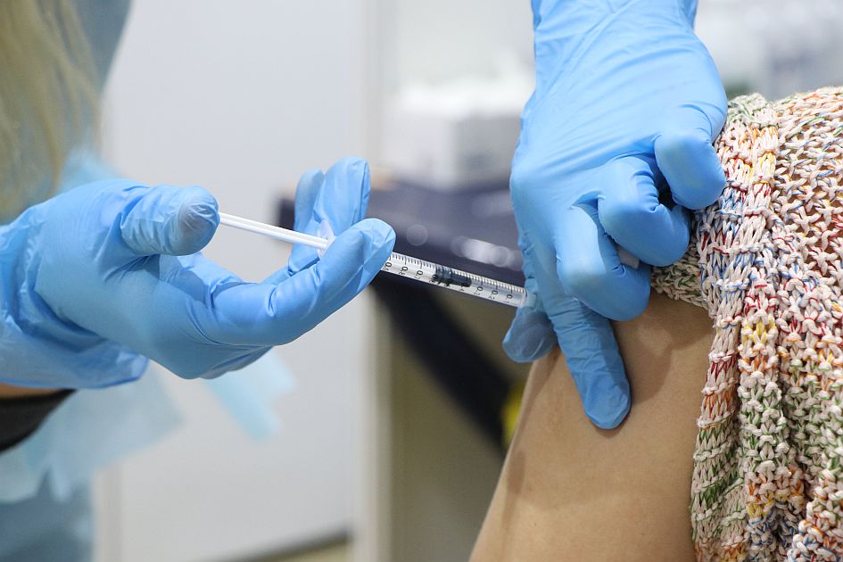 U Srbiji dato više od pet miliona doza vakcina