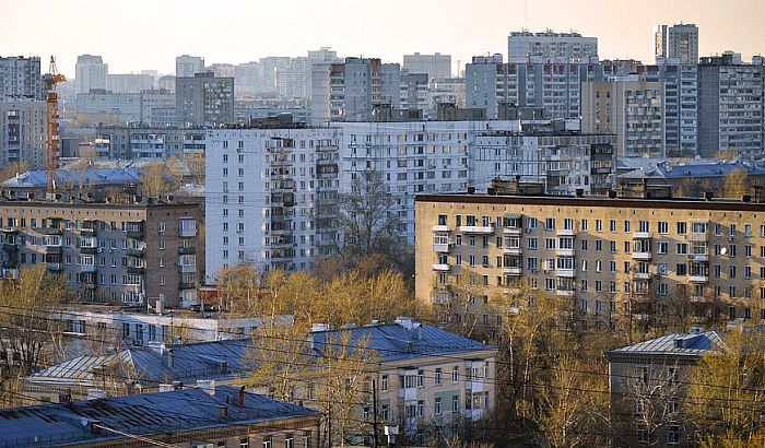 Rusija zabranjuje pušenje i na terasama stanova