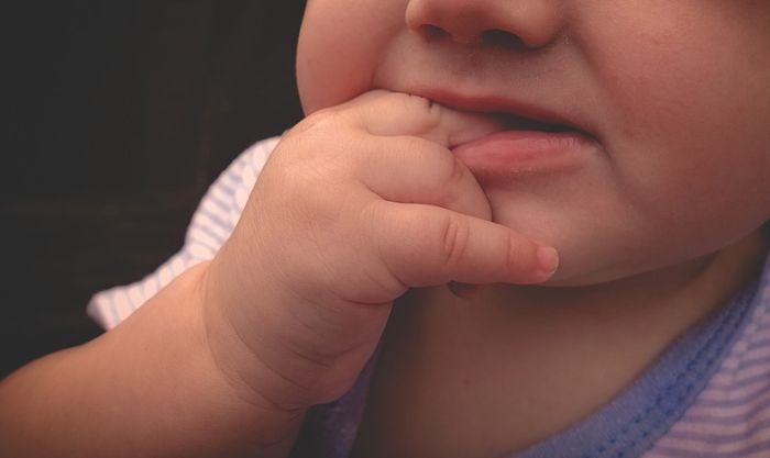 Zaštitite najmlađe, odviknite ih od dodirivanja lica rukama