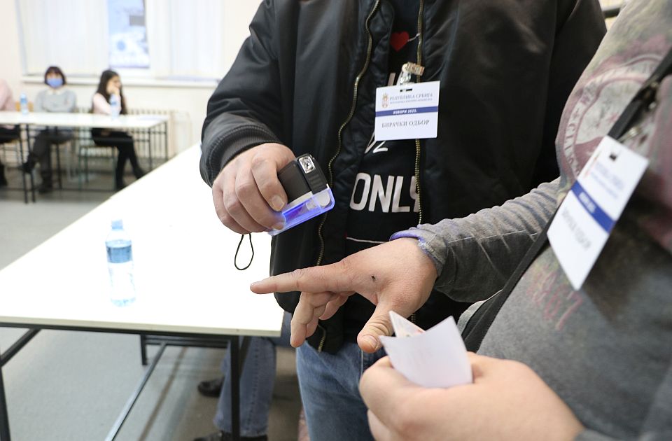 INFOGRAFIKA: Usporen rast broja birača u Novom Sadu - koliko ih ima?
