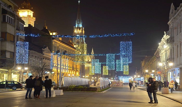 FOTO: Grad raspisao tender za novogodišnju rasvetu