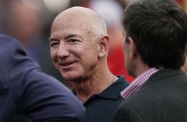 VIDEO: Semafori u Sijetlu hakovani - zvučali kao Bezos koji moli da se ne oporezuju bogati