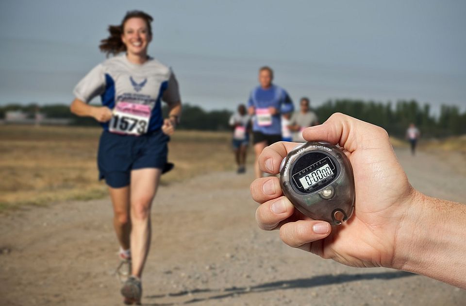 Učesnica maratona diskvalifikovana jer je deo staze prešla automobilom