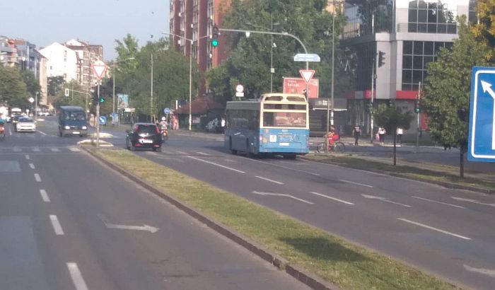 FOTO: Rupa na Bulevaru kralja Petra asfaltirana, odmah pored stvorila se nova