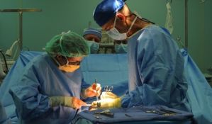 Operacija tumora na mozgu uživo prenošena na Fejsbuku