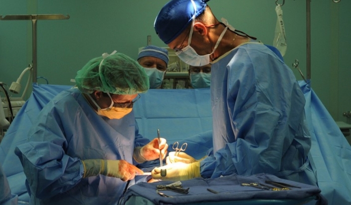 Operacija tumora na mozgu uživo prenošena na Fejsbuku
