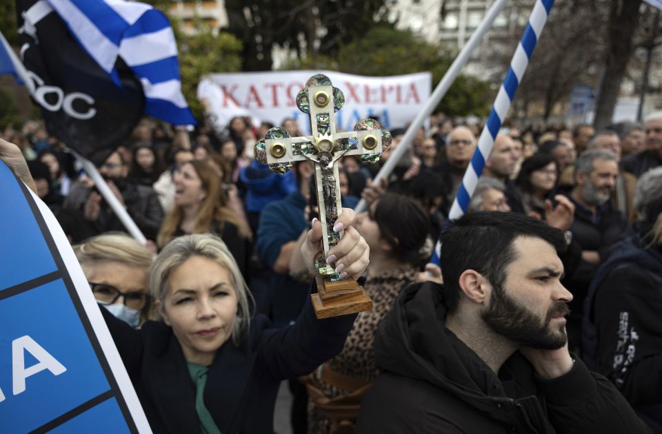 FOTO: 4.000 Grka na protestu protiv homoseksualnih brakova 