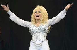 Tramp naložio spuštanje zastave na pola koplja sedam dana u čast preminule Doli Parton
