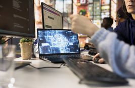 AI je za dve godine udvostručio prisustvo na poslu: Evo koliko vremena zaposleni uštede