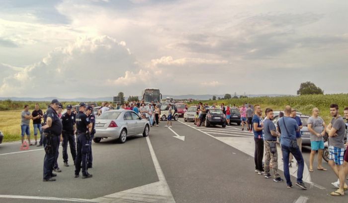 Saobraćaj u više gradova ponovo bio obustavljen