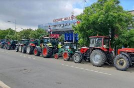 VIDEO, FOTO: Poljoprivrednici prekinuli blokadu Temerinskog mosta