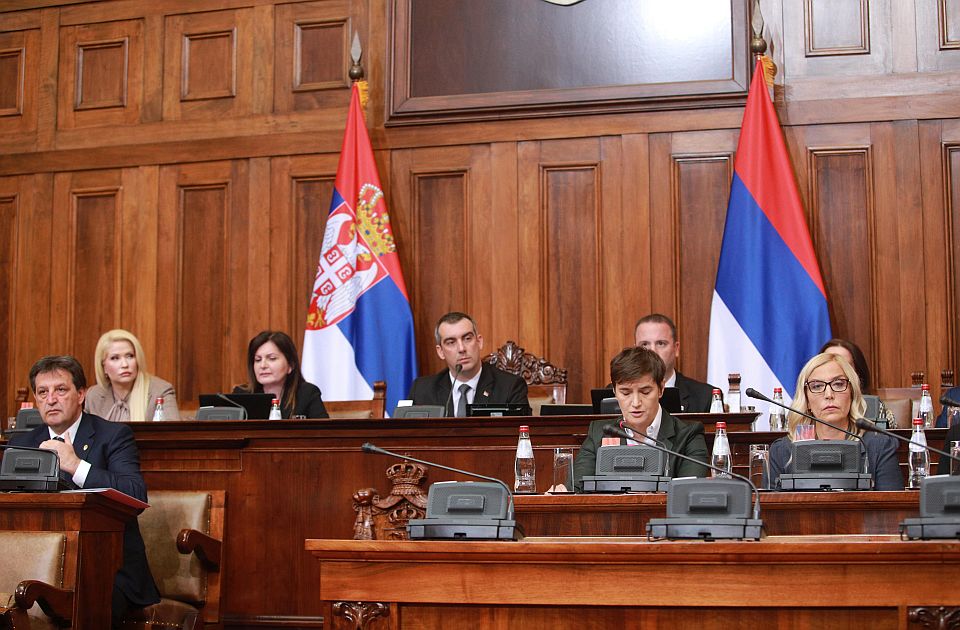 Poslanici dela opozicije napustili sednicu Skupštine: Zamajavanje pričom, idemo na protest