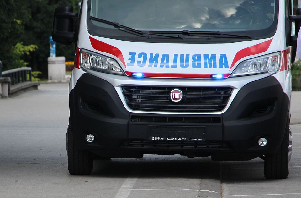 Prevrnuo se kamion na putu Ruma-Šabac, vozač povređen