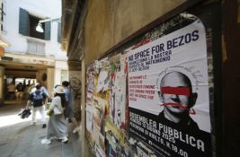 VIDEO: Stanovnici Venecije protestuju zbog Bezosovog venčanja, po gradu izlepljeni plakati
