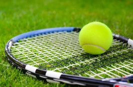 Medvedev pobedio Zvereva za finale u Haleu