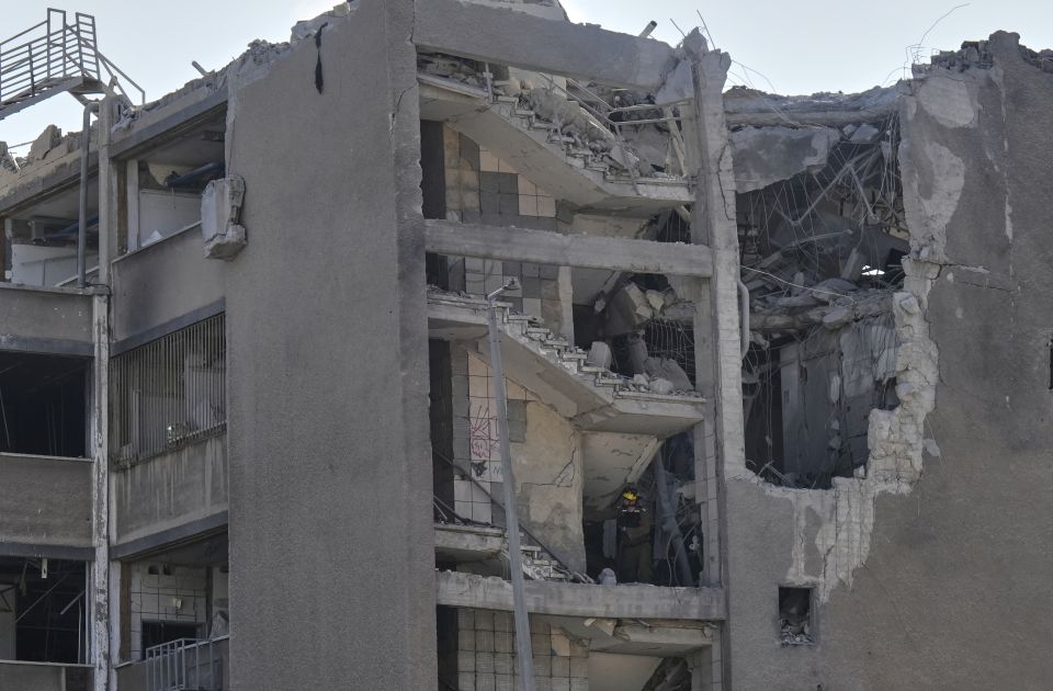 Iran napao centralni i južni Izrael, Tel Aviv gađao lansirne položaje iranskih raketa Iran napao centralni i južni Izrael, Tel Aviv gađao lansirne položaje iranskih raketa