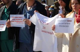 Studenti podneli krivičnu prijavu protiv Vučića zbog neprimerene posete pacijentima iz Kočana