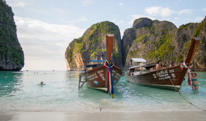 Poznata tajlandska plaža zatvorena zbog ekološke katastrofe