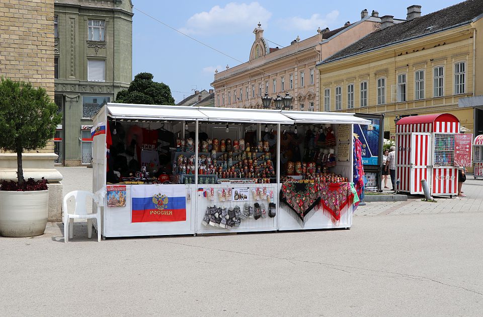 Grad o prodaji majica sa slovom "Z" u centru: Novi Sad ne sprečava stvaralaštvo bilo koje nacije