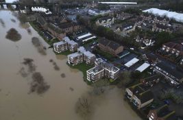 VIDEO Velike kiše ostavile Evropu poplavljenu: Situacija u Engleskoj i ostalim državama se popravlja