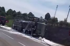 Goreo autobus koji je vozio decu, roditelji ogorčeni, a stručnjaci kažu: 