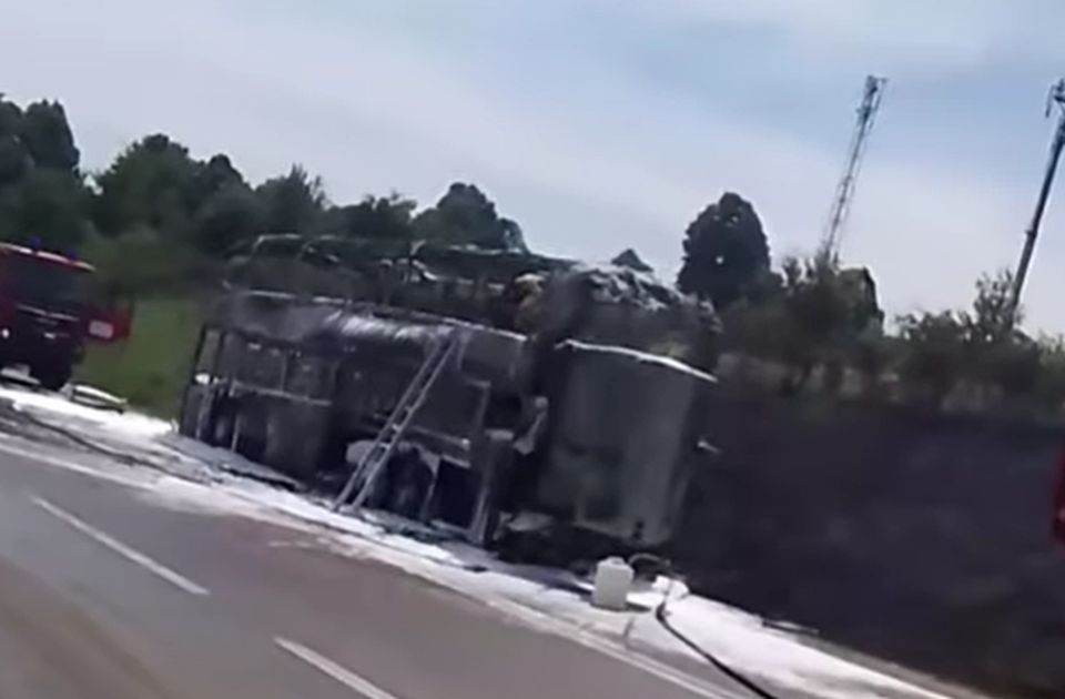 Goreo autobus koji je vozio decu, roditelji ogorčeni, a stručnjaci kažu: 