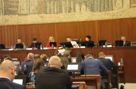 Skupština Vojvodine: Kriza se reflektuje u parlamentu, a živimo strip 