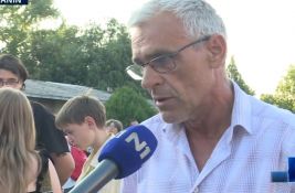 Zbog oduzetih tablica Jaćimović autobusom blokirao prilaz Opštini Žabalj