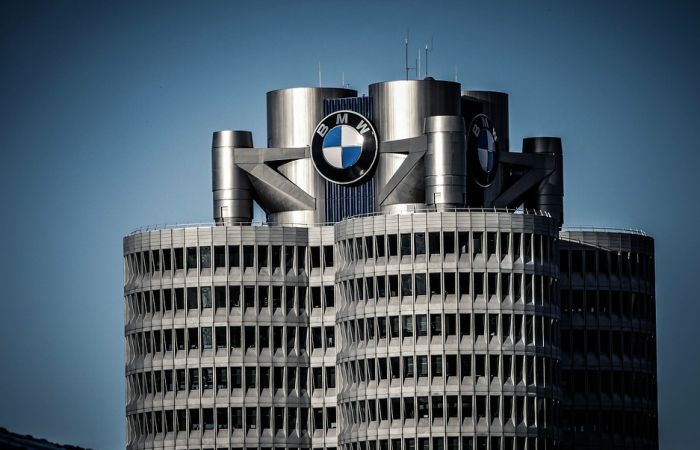 BMW, Mercedes i Folksvagen u problemu, opala prodaja automobila zbog virusa korona