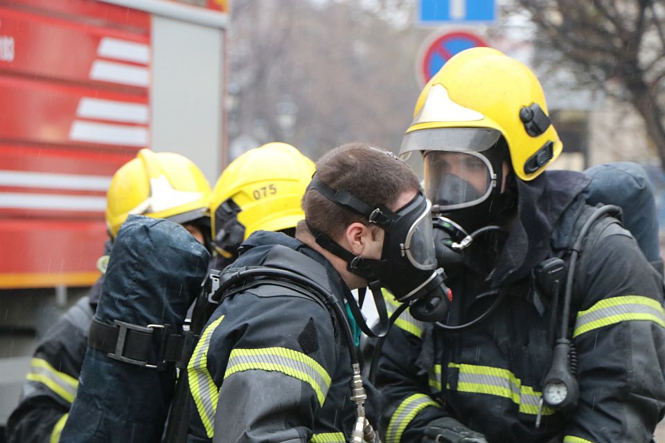 Požar u stanu u Beogradu, evakuisani svi stanari