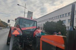 VIDEO: Prvi traktori stigli kod ograđene Banovine, saobraćaj se odvija normalno