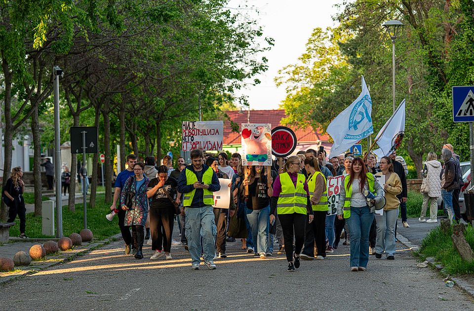 Protest u Somboru zbog policijskog nasilja u Novom Sadu