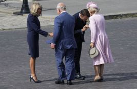 FOTO: Kralj Čarls sa suprugom stigao u Pariz, u prvu zvaničnu posetu Francuskoj 