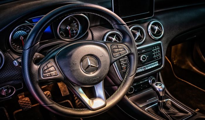 Mercedes povlači više od milion vozila zbog greške