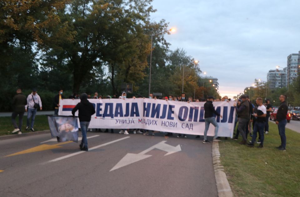 SNS odgovara zbog trobojki: Saopštenje SSP-a dokaz da mrze Srbiju i njene simbole