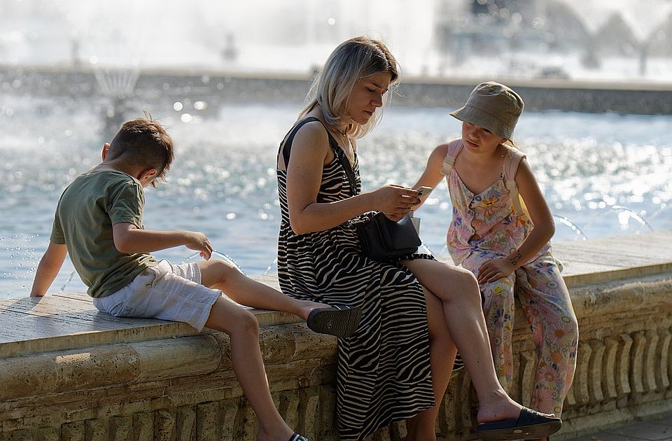 Da podstakne rađanje više beba: Mađarska doživotno oslobodila poreza na dohodak majke dvoje dece