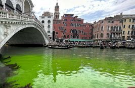 Utvrđeno od čega je voda u kanalu u Veneciji drečavo zelena