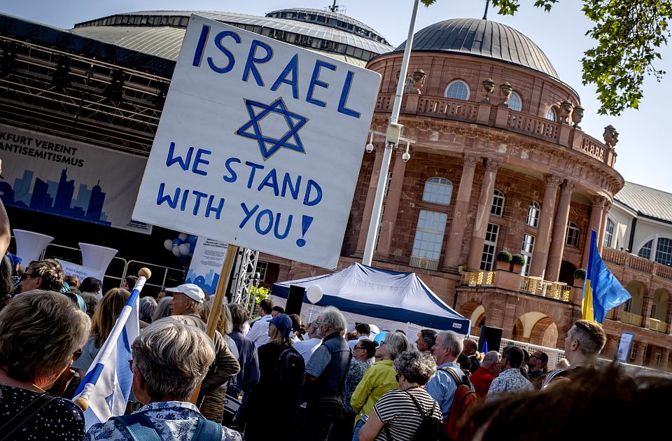 FOTO, VIDEO: Jevreji u Nemačkoj protestovali protiv koncerta Rodžera Votersa 