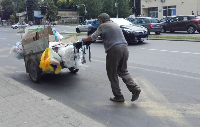 Socijalnu pomoć prima više od pola miliona građana, ministar tvrdi da se taj broj smanjuje