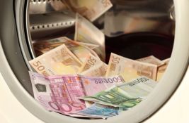  Uhapšeno osam osoba, sumnja se da su utajili 8,5 miliona dinara poreza i prali pare