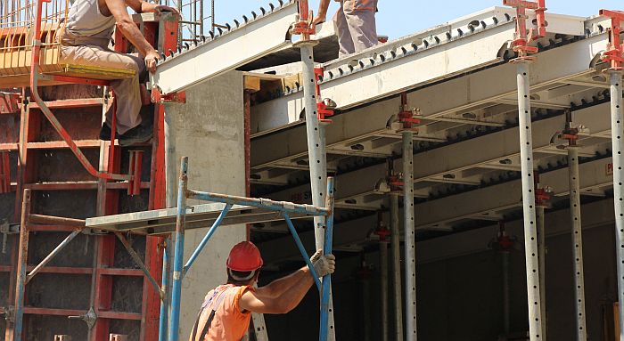 Srbija kreditno rizična za EU, Kinezi pare daju ali i uslovljavaju